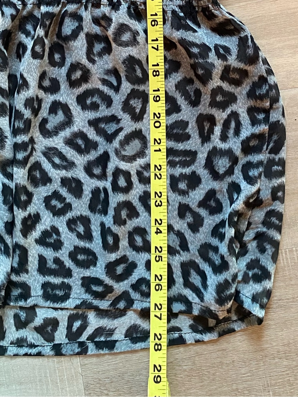 L8ter Women’s Ruffle Sleeve Animal Print Top - Picture 8 of 8
